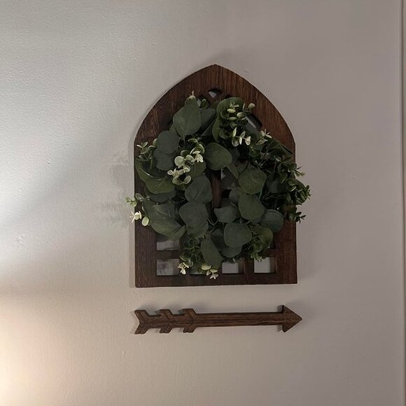 NEW  Set of 2 Rustic Wood Window Frame with Green Wreath and Arrows Wall Decor - Picture 2 of 8